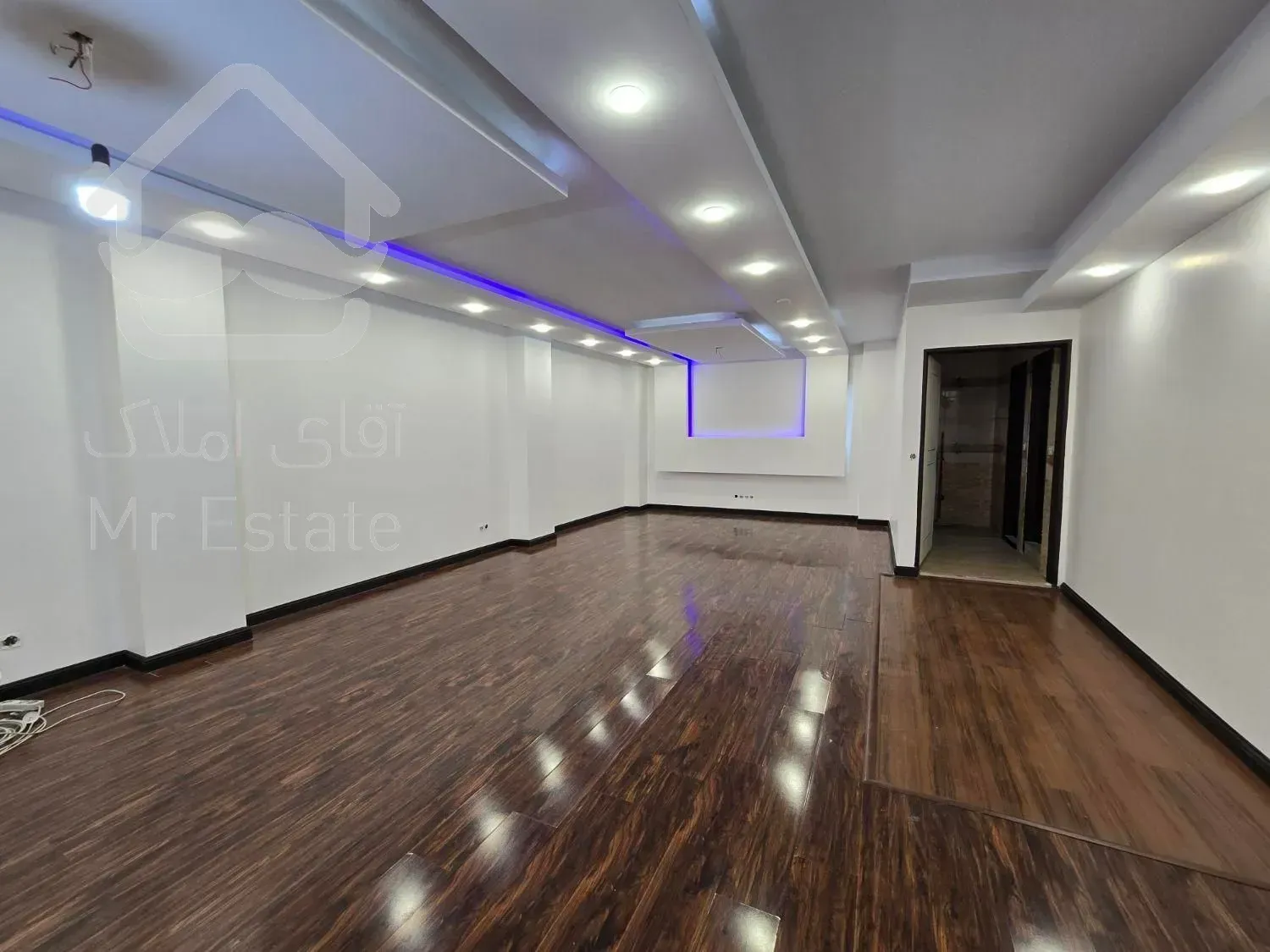 120مترسعادت آباد*موقعیت اداری* تکواحدی*تابلوخور