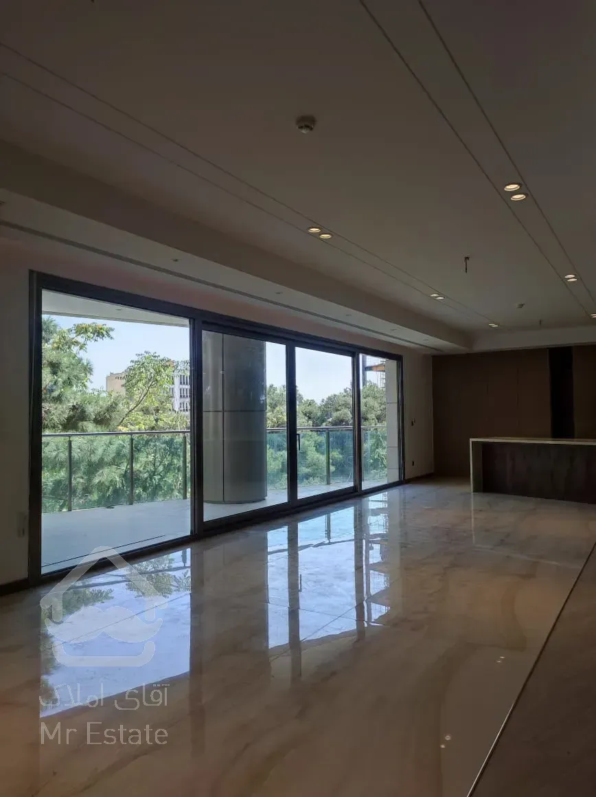 فروش اپارتمان 270 متری زعفرانیه