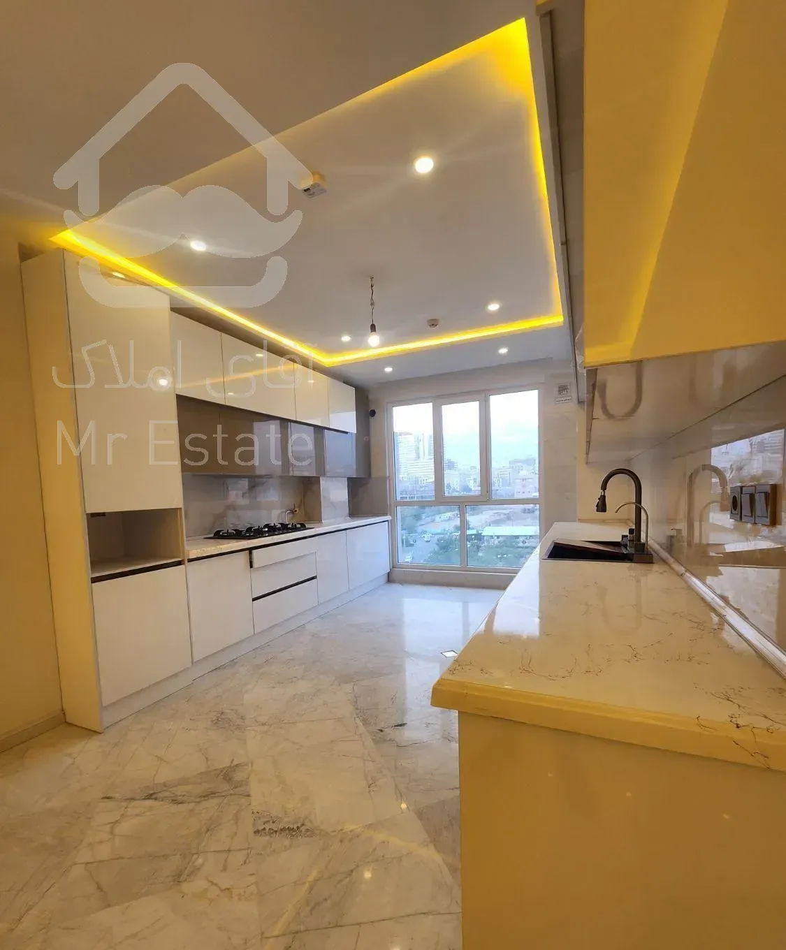 ۱۱۰متر دوخواب ویو ابدی استخر کلیدنخورده    ( عدل )