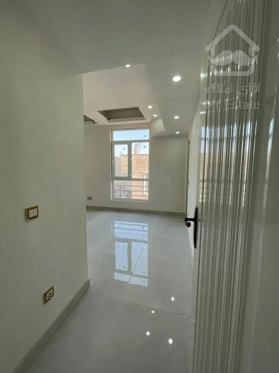 علی حسنی/۱۶۵متر۳خواب/تکواحدی و نوساز/