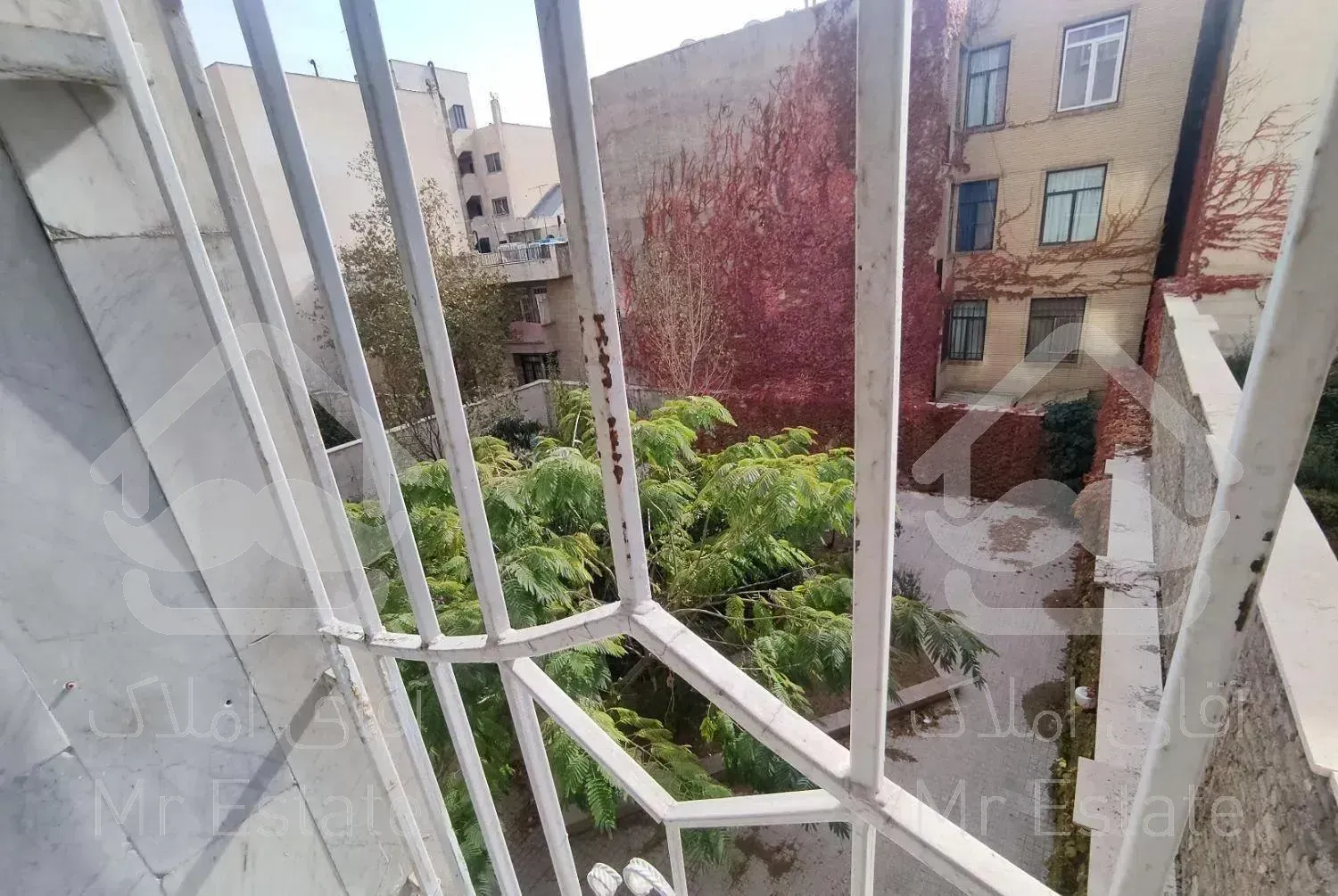 ۸۰متری/۲خواب/فول امکانات/رو به آفتاب