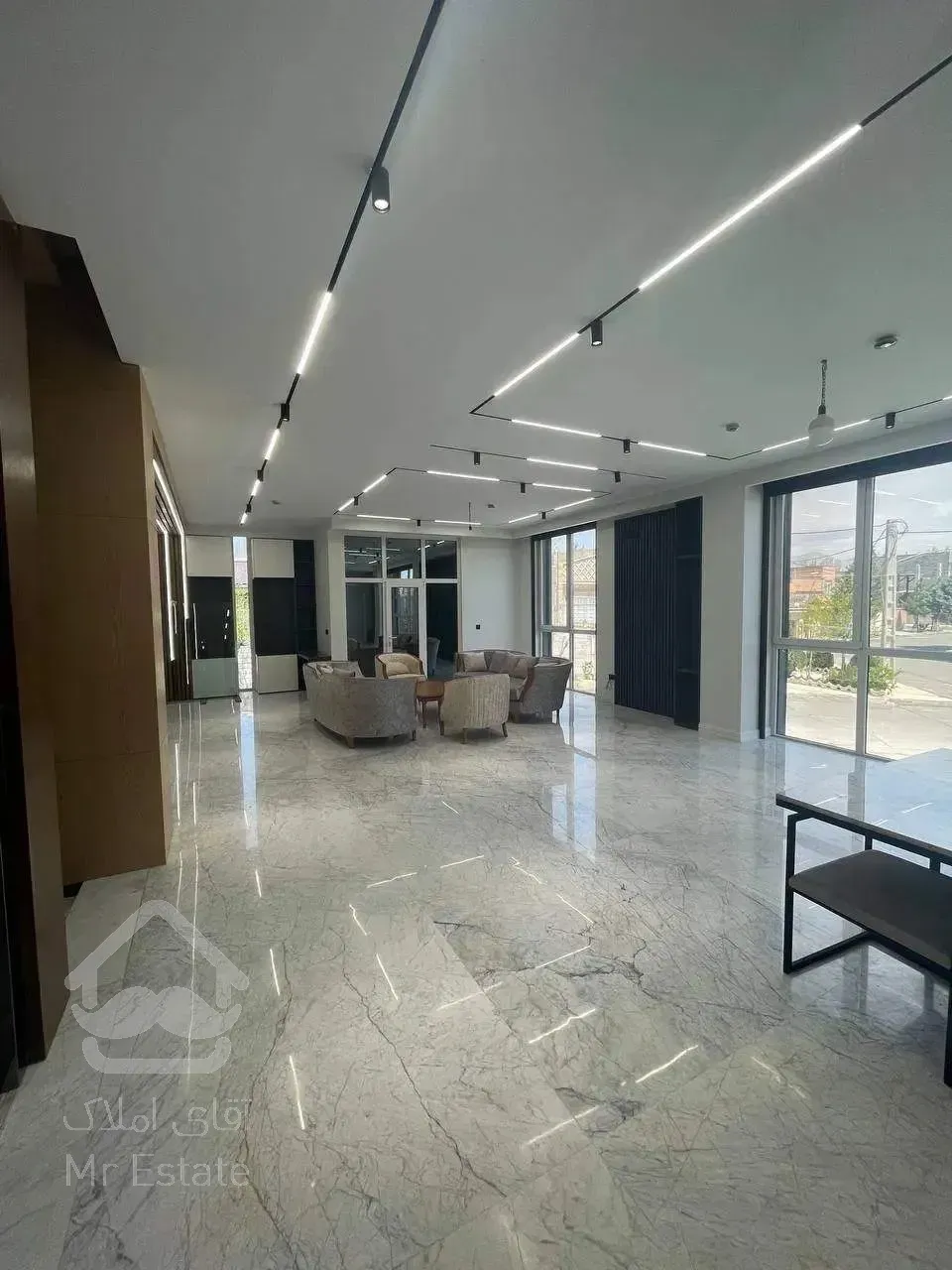 فروش ویلای تریبلکس با معماری مدرن و استخر