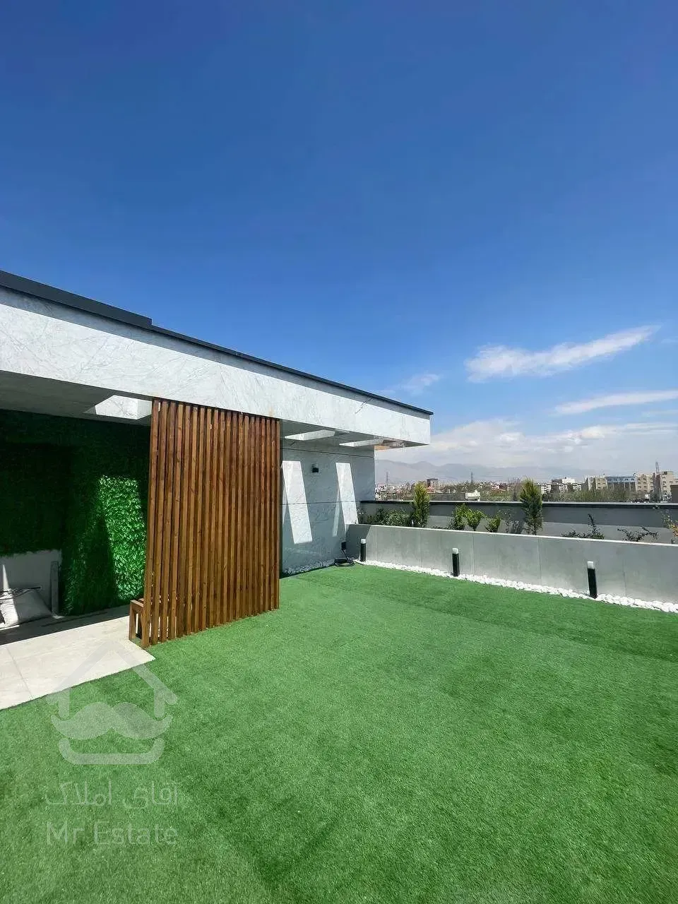 فروش ویلای تریبلکس با معماری مدرن و استخر