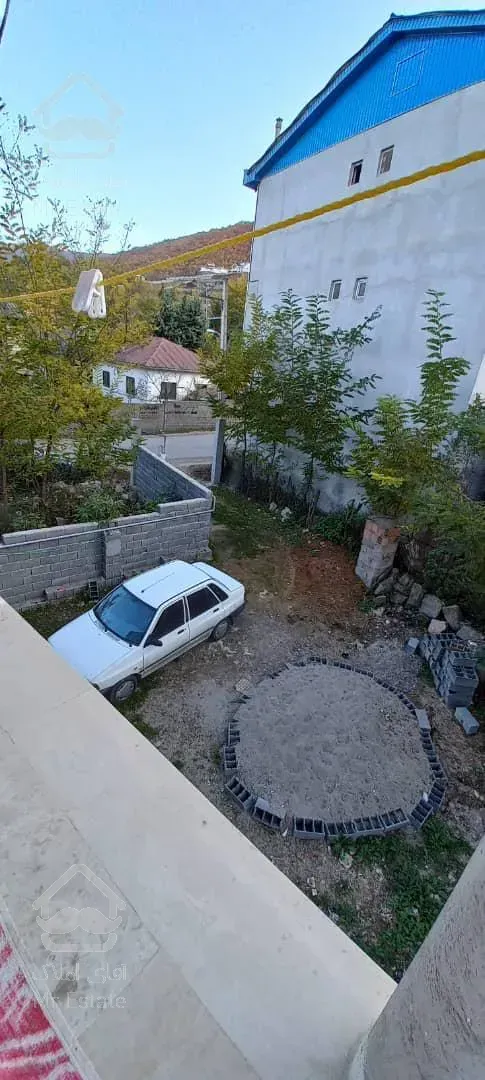 دو طبقه و یک انبار ۴۲ متری،طبقه بالا تکمیل