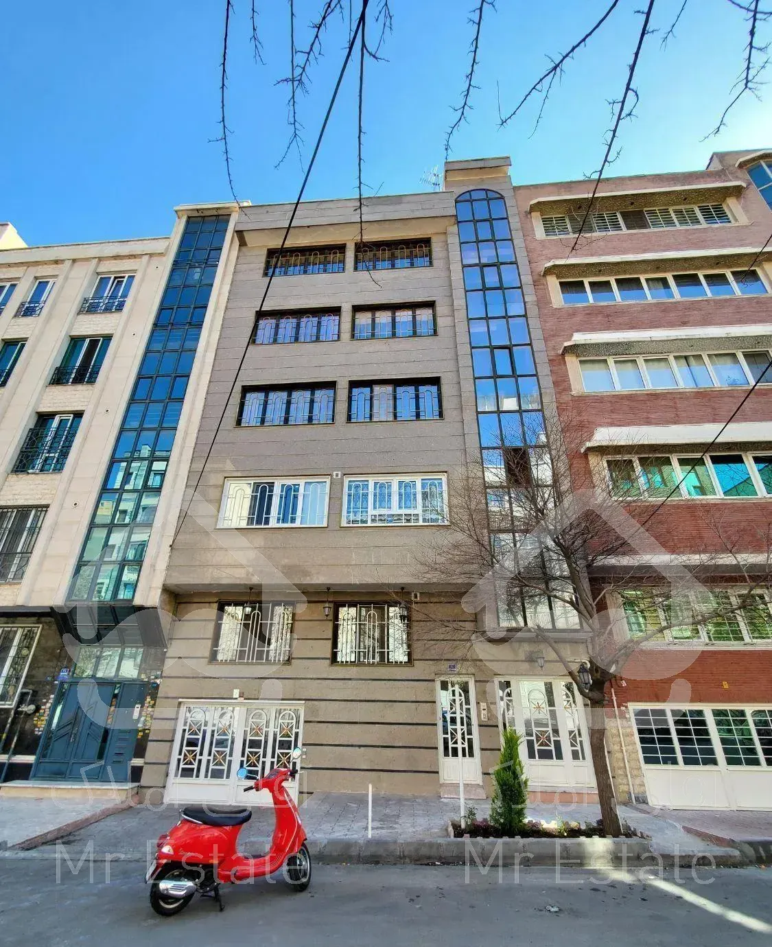 ۱۱۸ متر ۳ خوابه علامه جنوبی فول امکانات و نورگیر