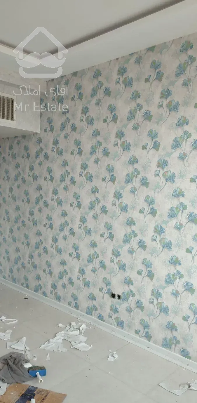 نصاب کاغذ دیواری . نصاب پوستر ۳ بعدی