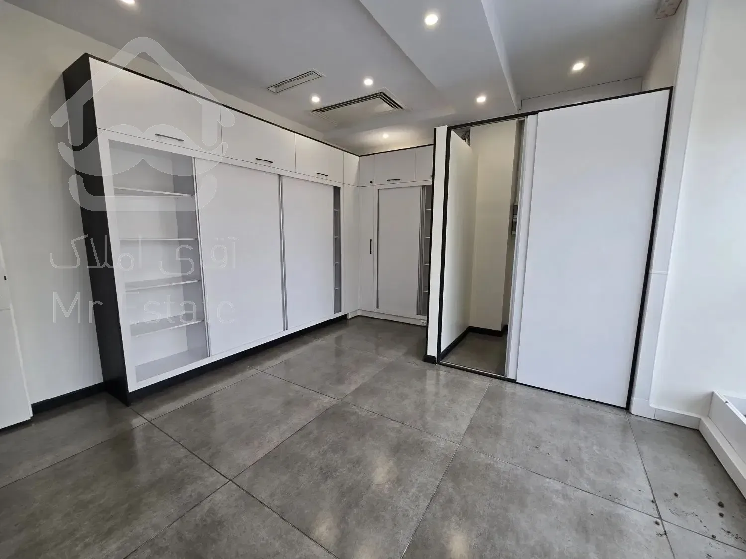 120متر شهرک غرب*دریا (سند اداری)دونبش تابلوخور