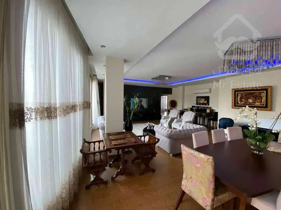 ۱۵۰متر/۳خ/۵پارکینگ/نیاوران