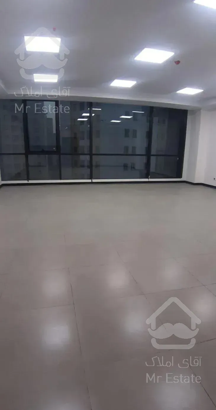 واحد سند اداری ۷۰ متری نوساز دریاچه چیتگر