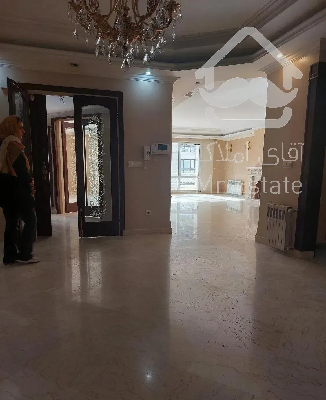 آپارتمان ۲۶۰ متر ۴ خواب تک واحدی استخردار