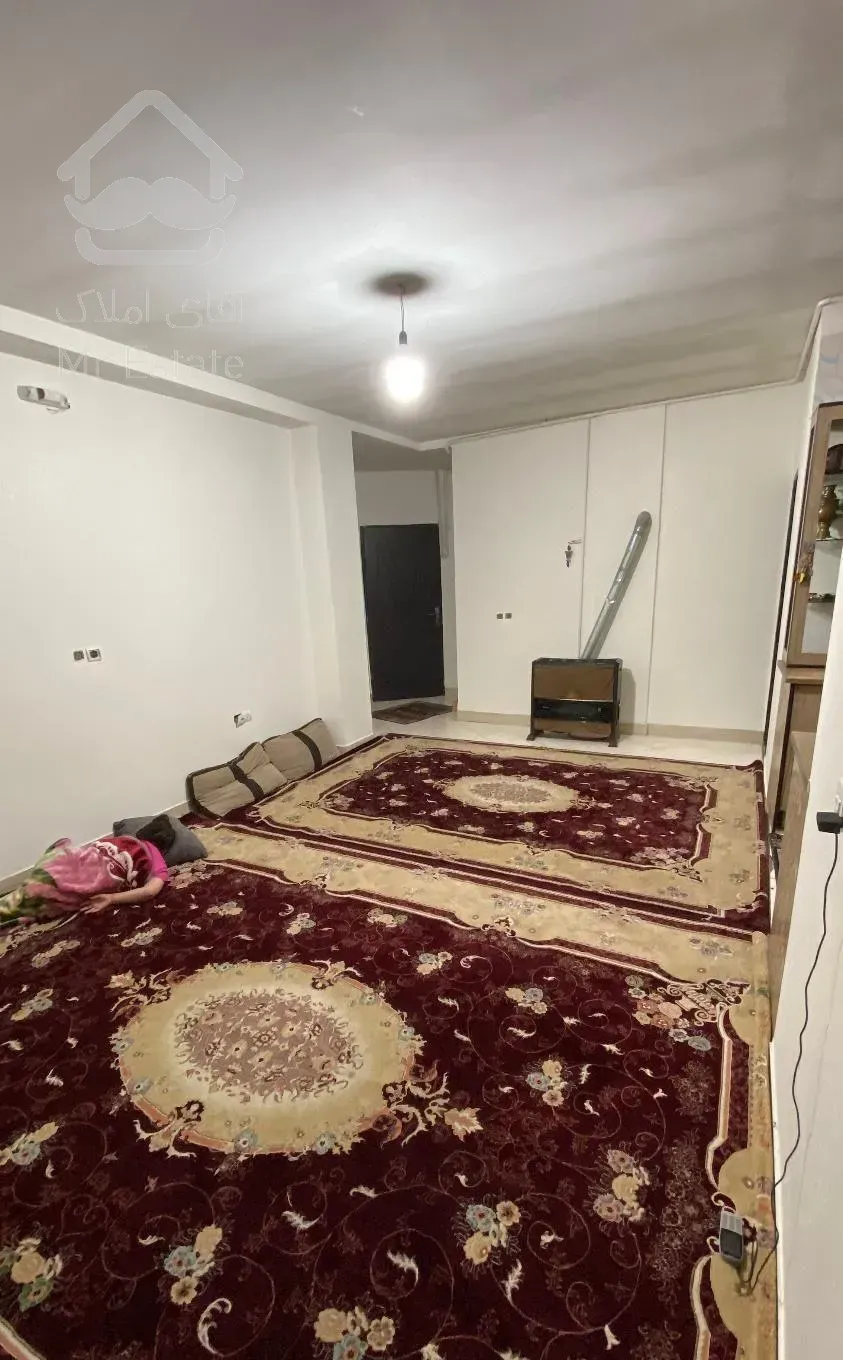 آپارتمان ۵۷ متری دوخوابه طبقه سوم . نقلی