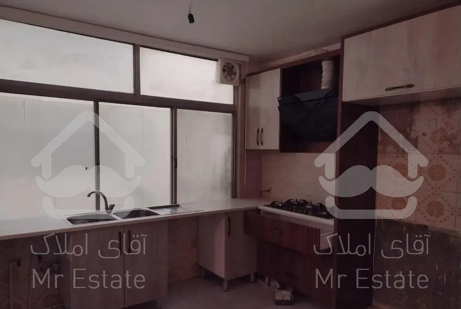 ۱۲۸متر آپارتمان مسکونی / خ ونک