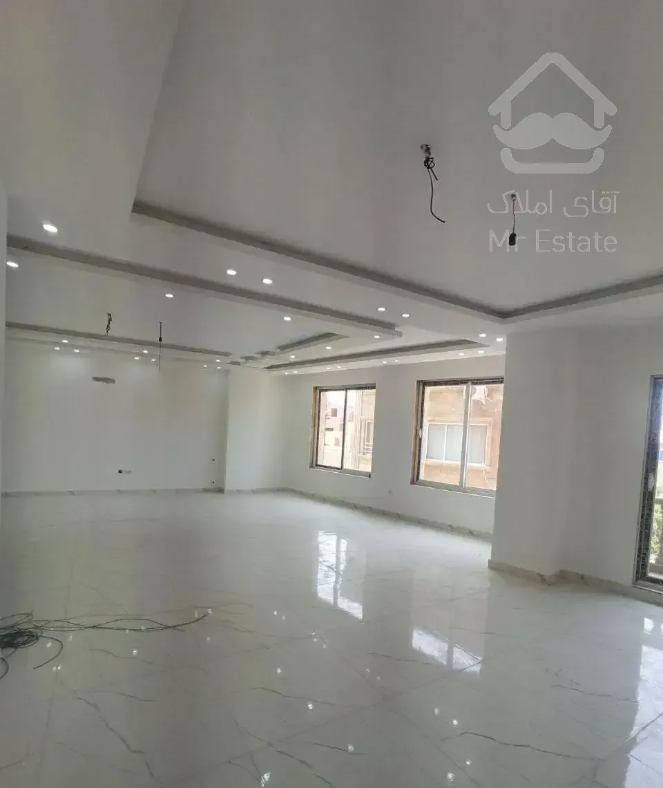 آپارتمان تک واحدی ۱۲۵متری سنددار خ معلم روبرو دریا