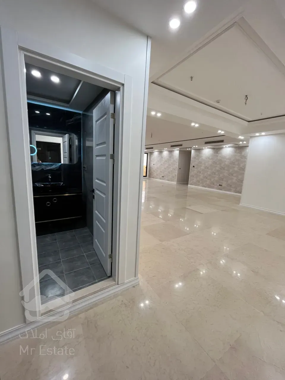 فروش واحد 200متری 3 خواب قیطریه غرق در نور