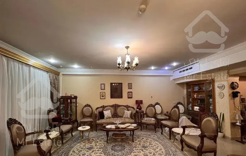 خانه ویلایی ۴ طبقه دربست ۷۸۰ مترسعادت اباد