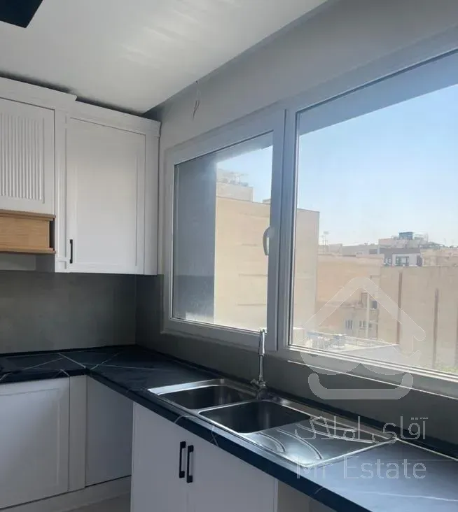 آپارتمان ۱۱۰ متری ۲ خوابه در بلوارآزادگان