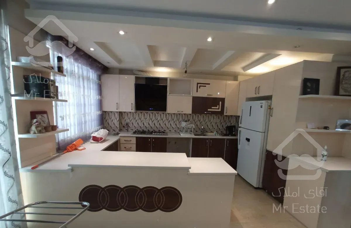 ۱۰۰متر ۲ خوابه/غرق در نور ،تک واحدی