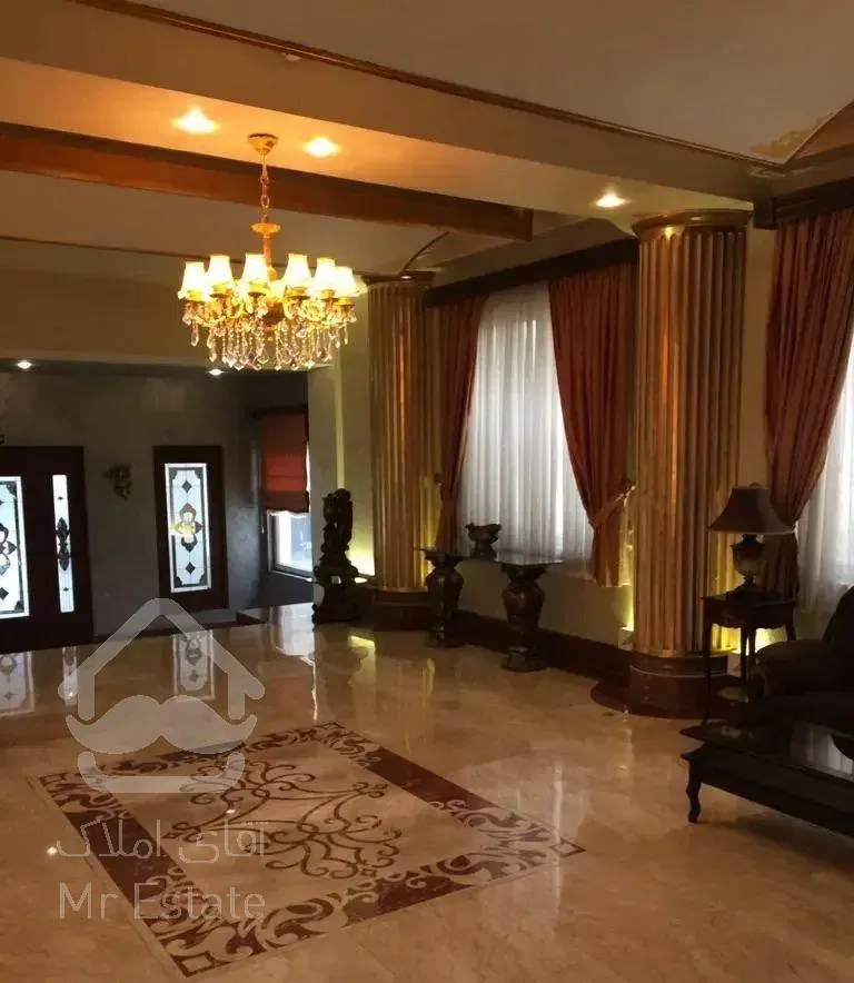 فرمانیه/۱۵۰متر/۲پارکینگ/غرق در نور/فول مشاعات