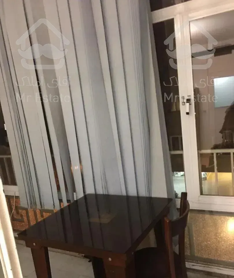 روبروی میدان سنایی