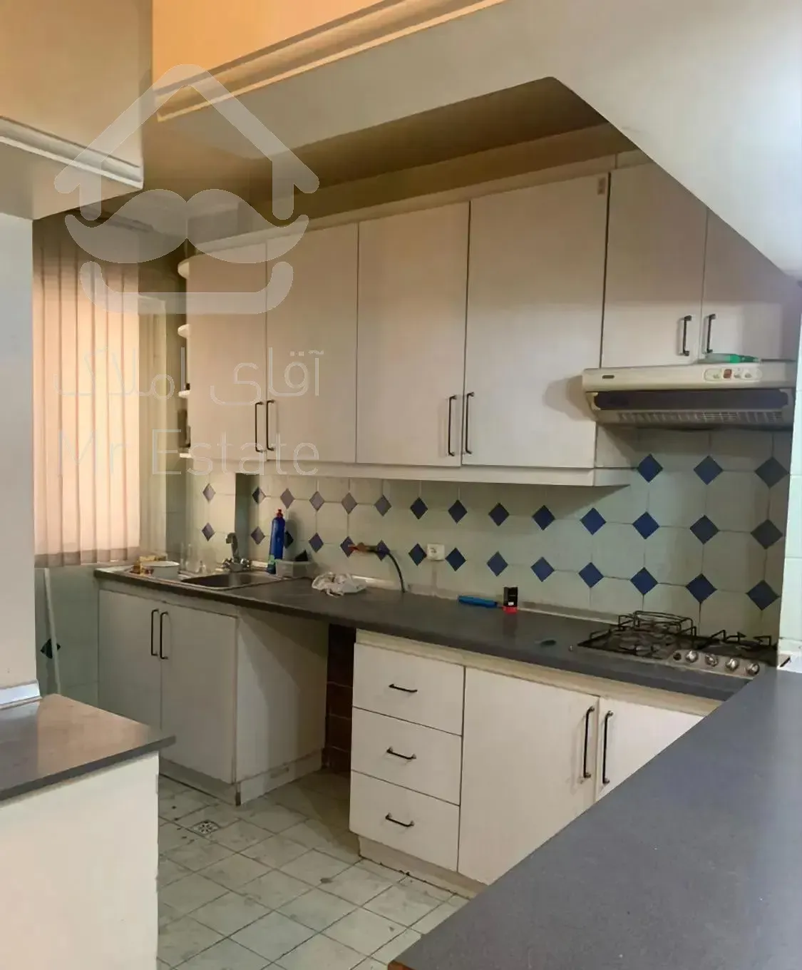 گاندی 70 متر  2 خ  موقعیت اداری با امکانات