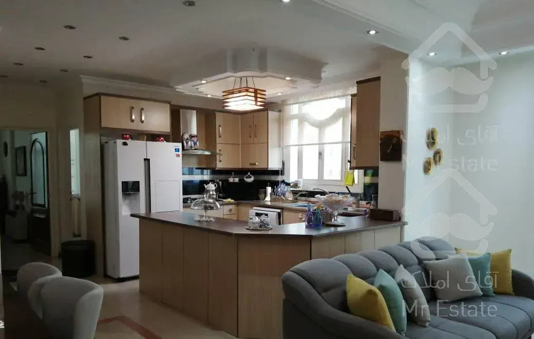 96متری میرداماد/غرق در نور