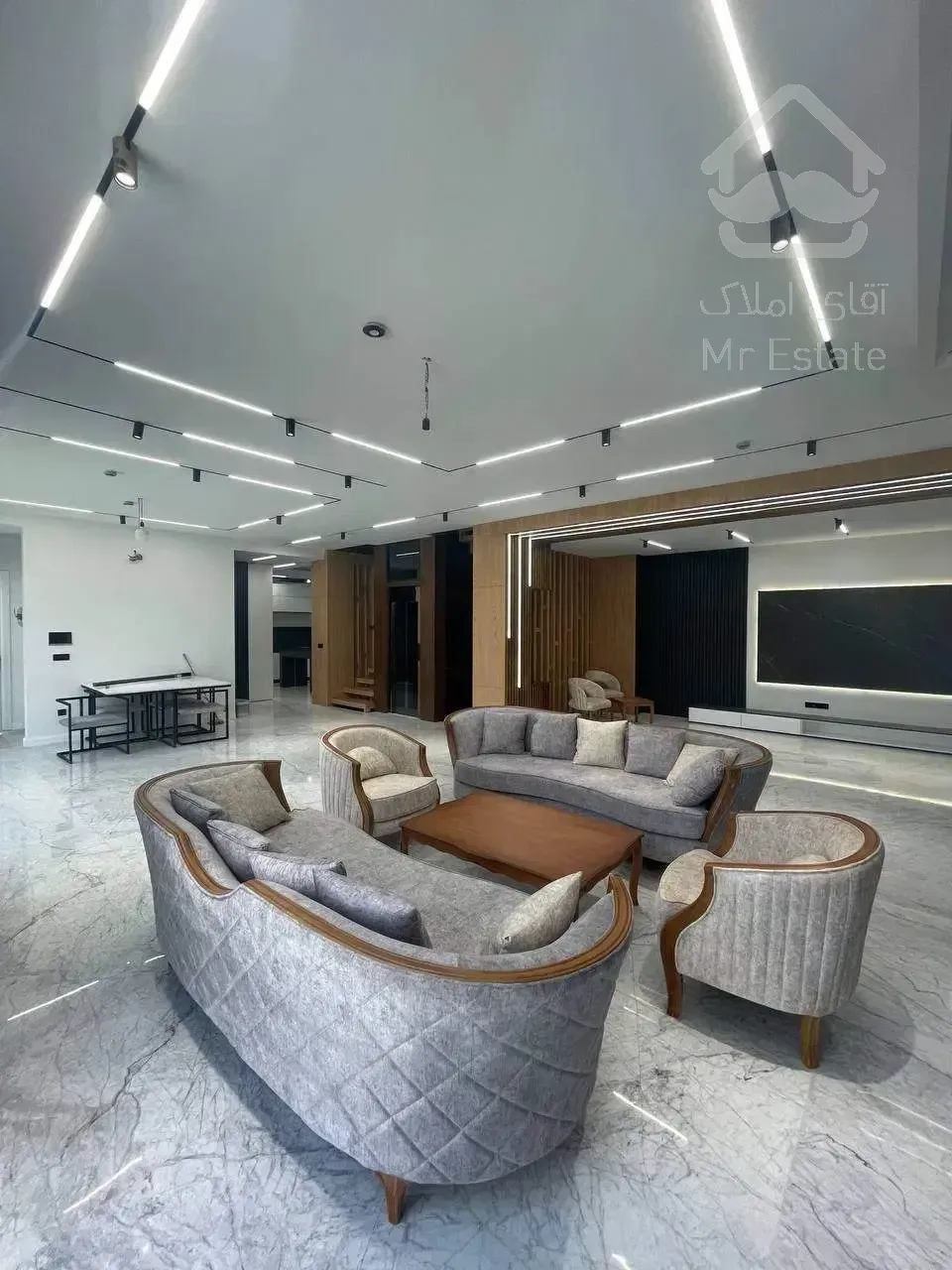 فروش ویلای تریبلکس با معماری مدرن و استخر