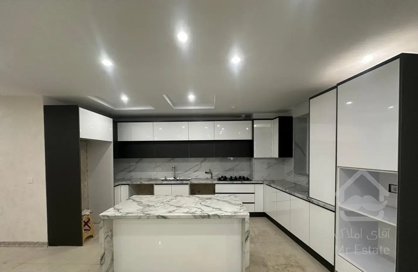 ۱۳۳ متر ۲ خواب خوش نقشه نوساز/چیتگر،ایرانمال