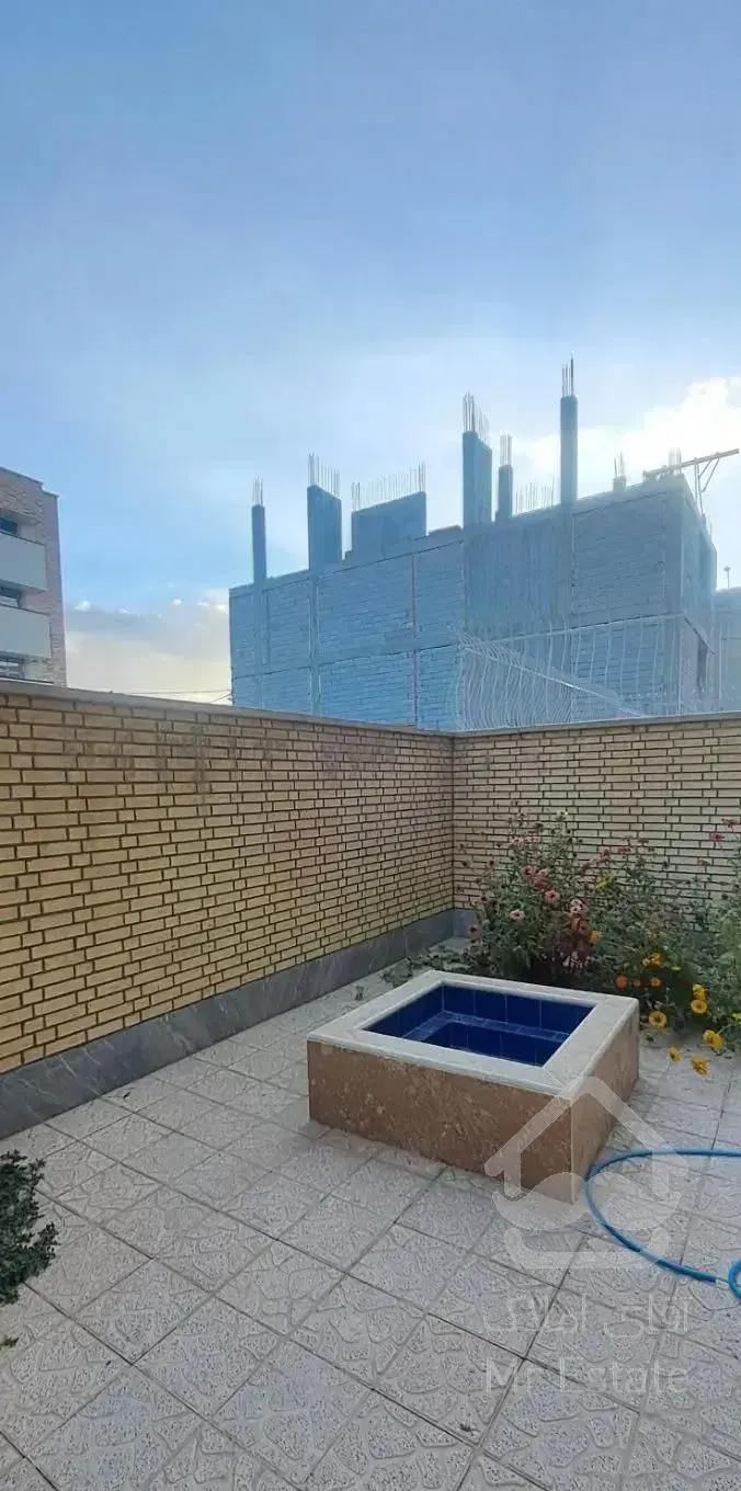 واحد 68 متری همکف با حیاط دلنشین