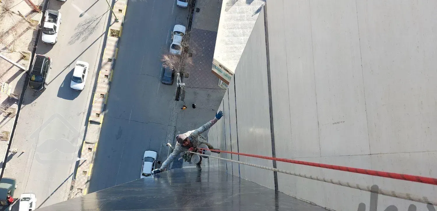 عایق نانو کار در ارتفاع باطناب راپل