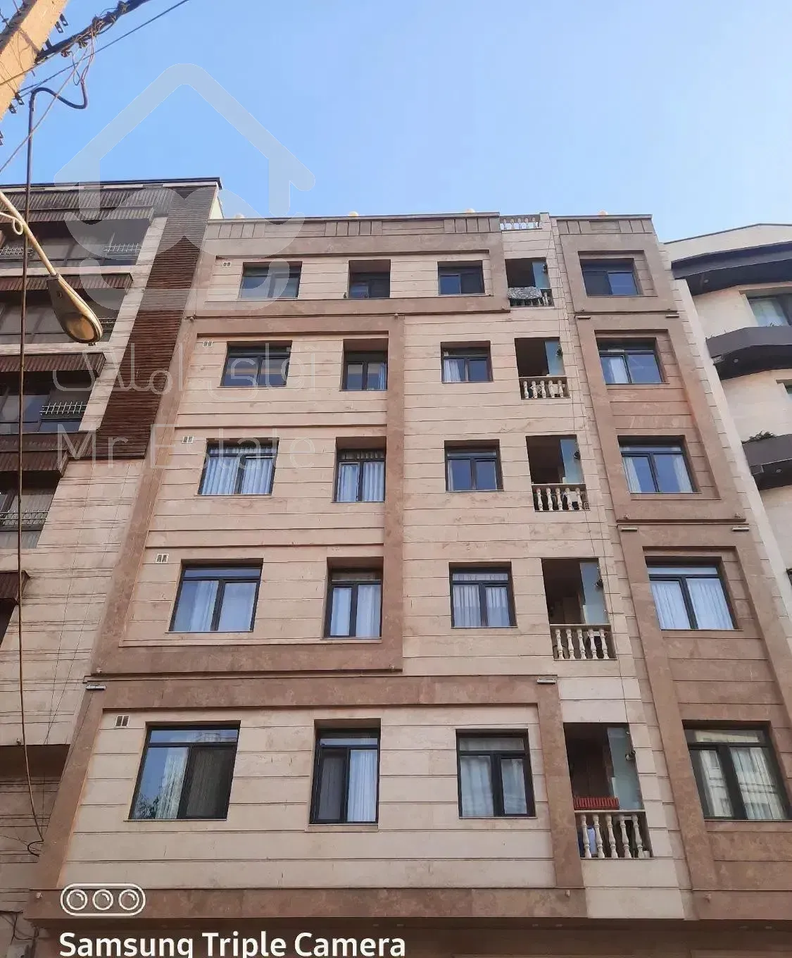 ۱۴۸ متر سه خواب نوساز کلید نخورده تاپ لوکیشن