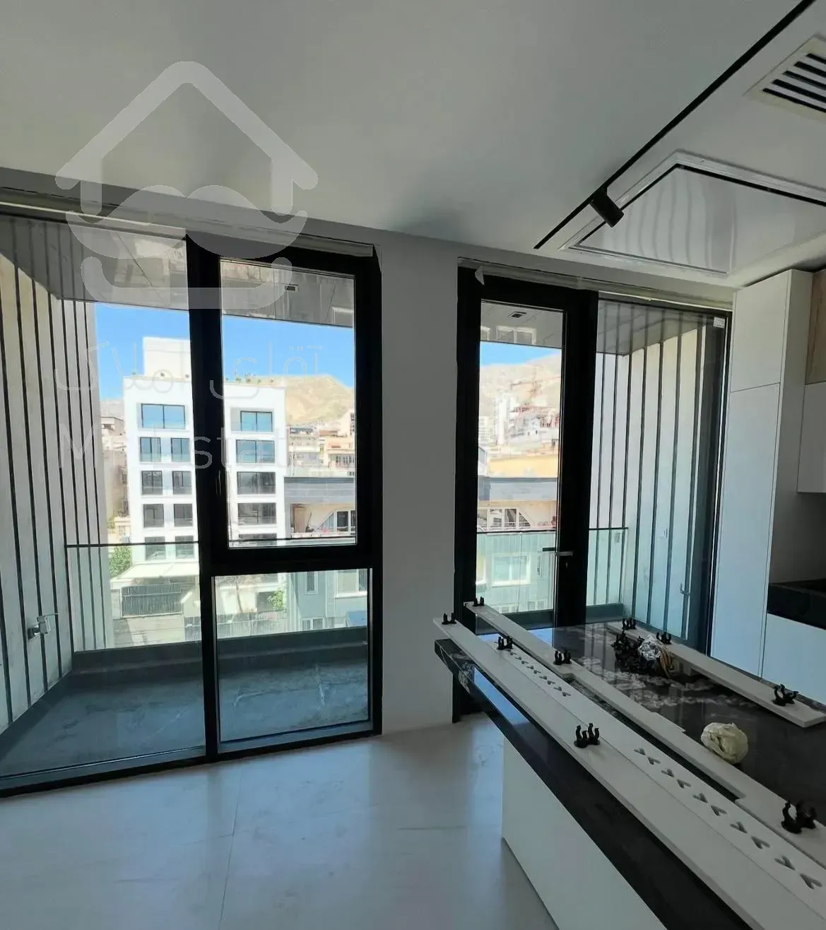 رهن آپارتمان ۱۷۸ متری ۳ خوابه در گیشا (کوی نصر)