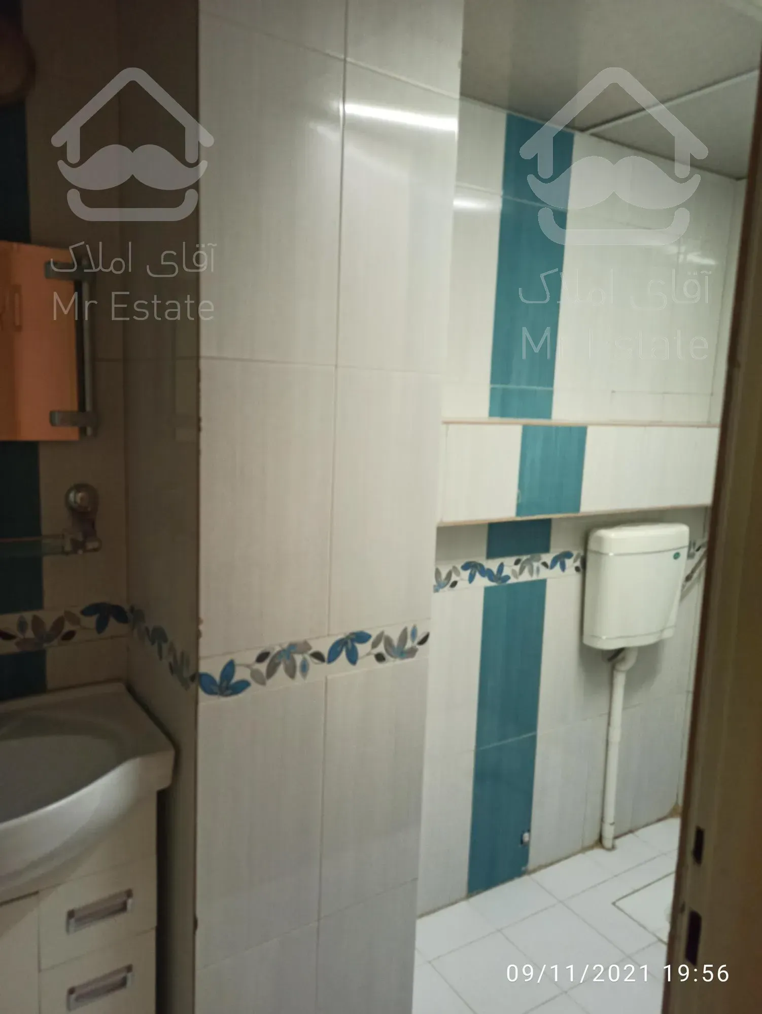 ۱۰۰ متر فول مرزداران سالن پرده خور