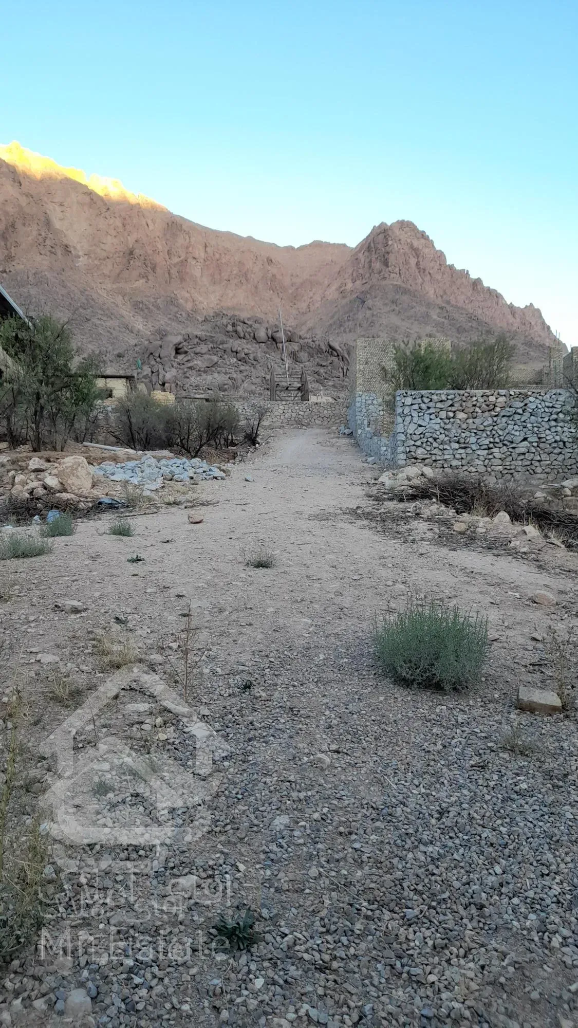 زمین ده بالا یزد دارای منبع