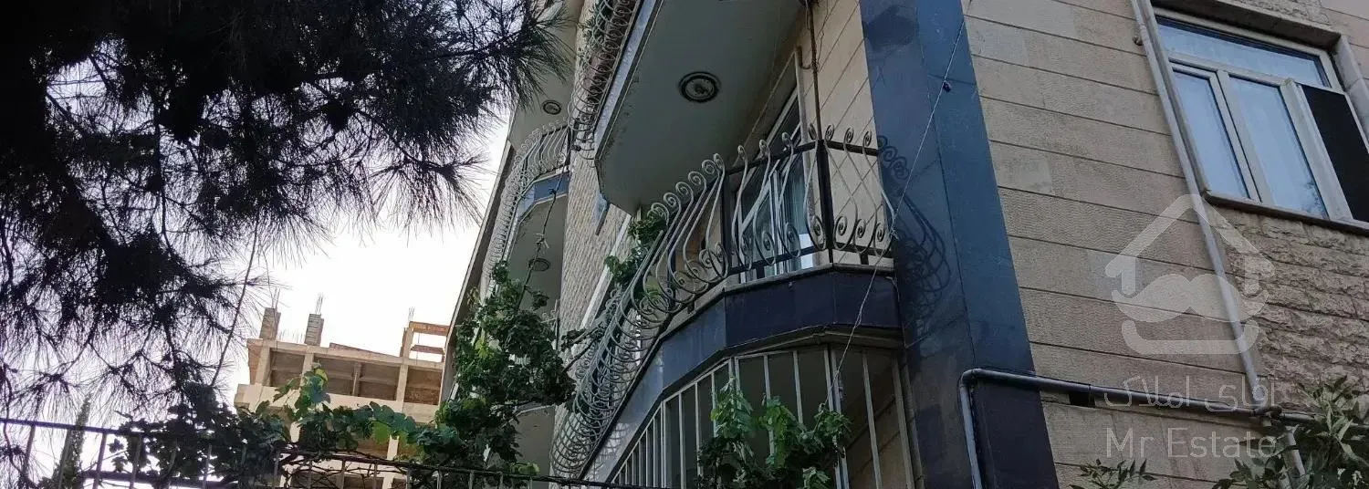 آپارتمان ۱۲۲ متری سه خوابه مشرف به پارک