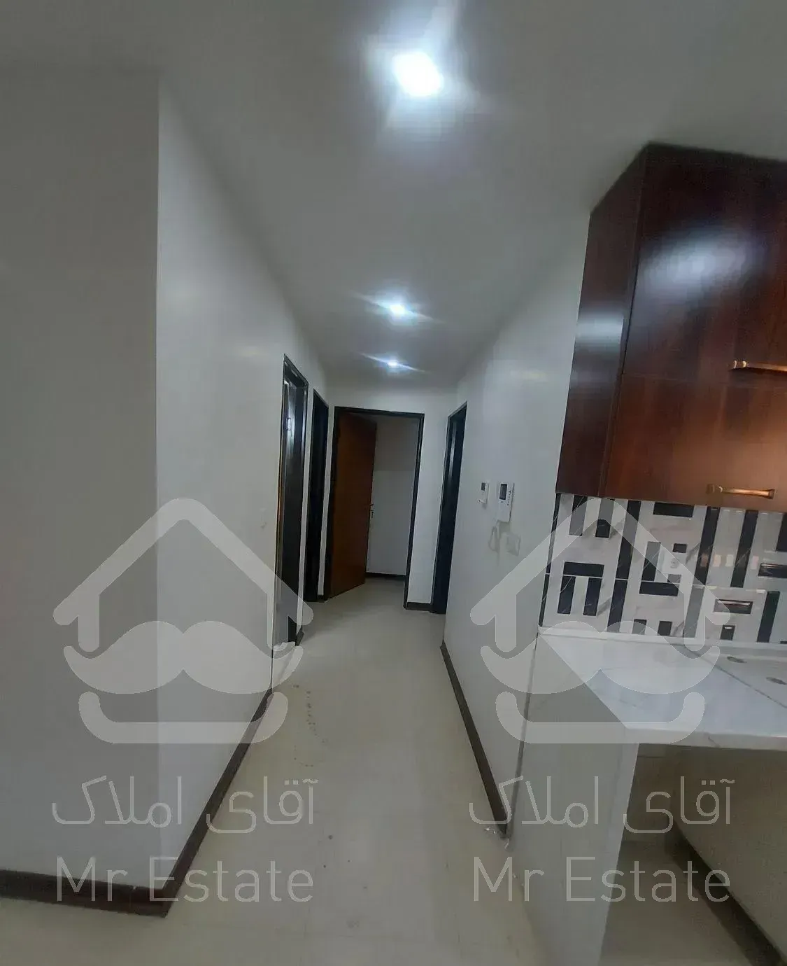 برج  ۱۳۱ متر / سه خواب / کلید نخورده / دریاچه