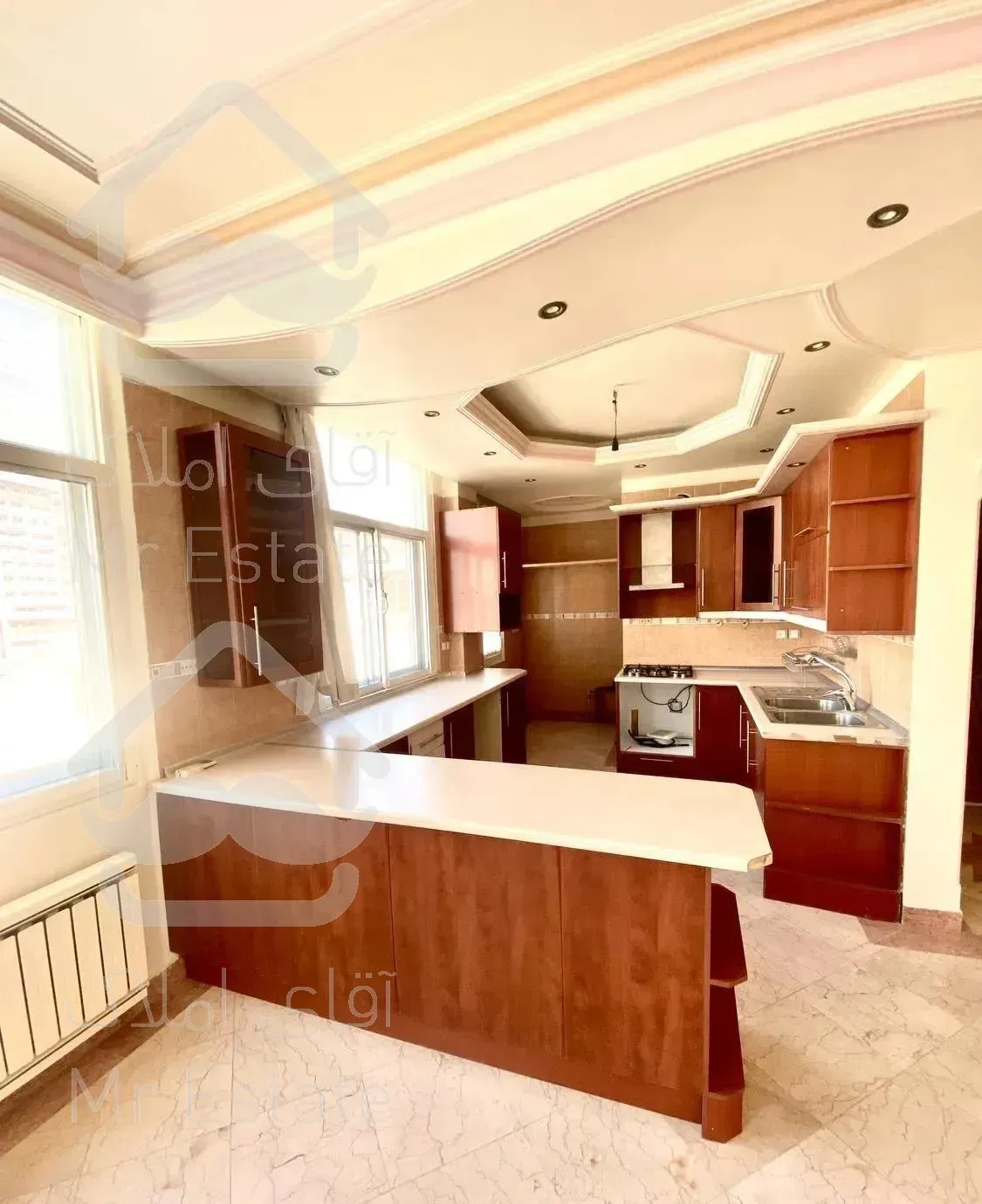 آپارتمان۱۶۰ متر ۴خواب تکواحد طبقه ششم فاطمی