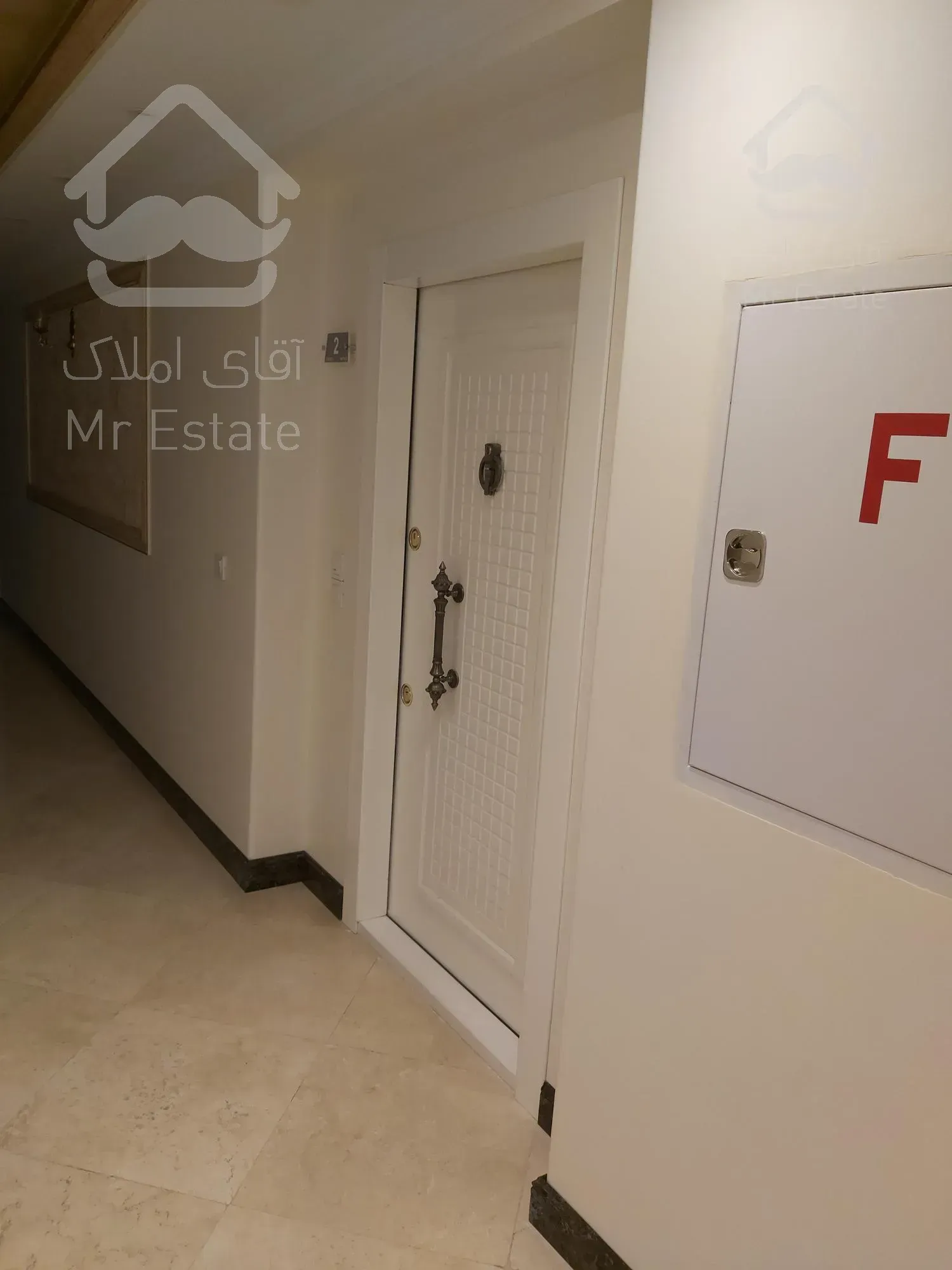 اشرفی پونک ۹۹ متر نوساز