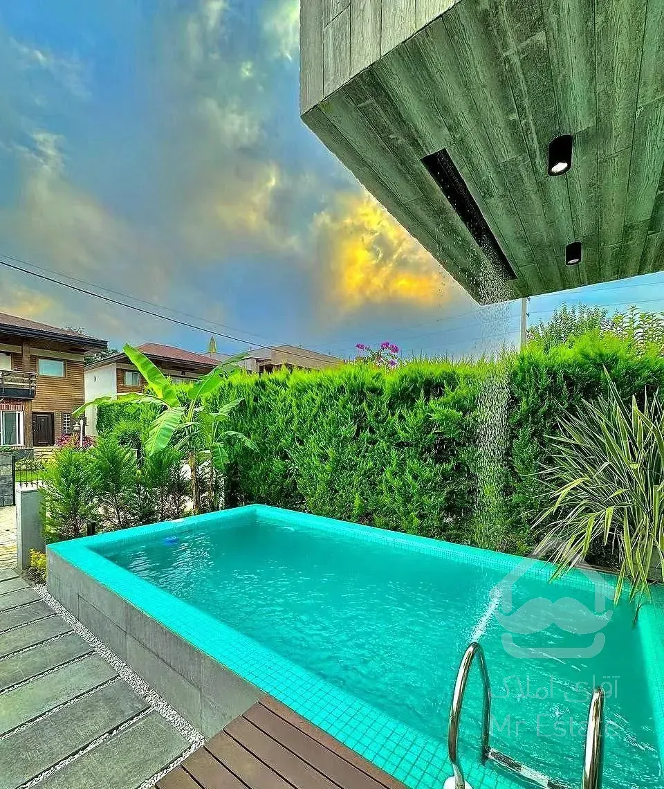 فروش ویلا استخردار لوکس*250زمین*سند تکبرگ