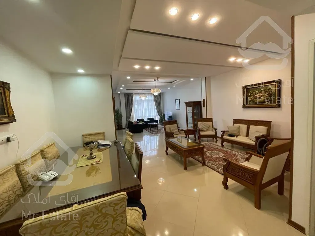 آپارتمان ۱۳۰ متری سعادت آباد