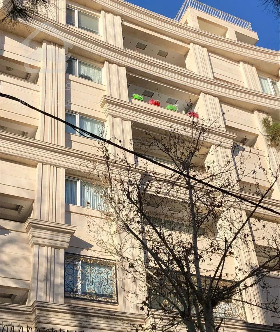 اپارتمان  ۲۷۰  متر  ۳  خوابه