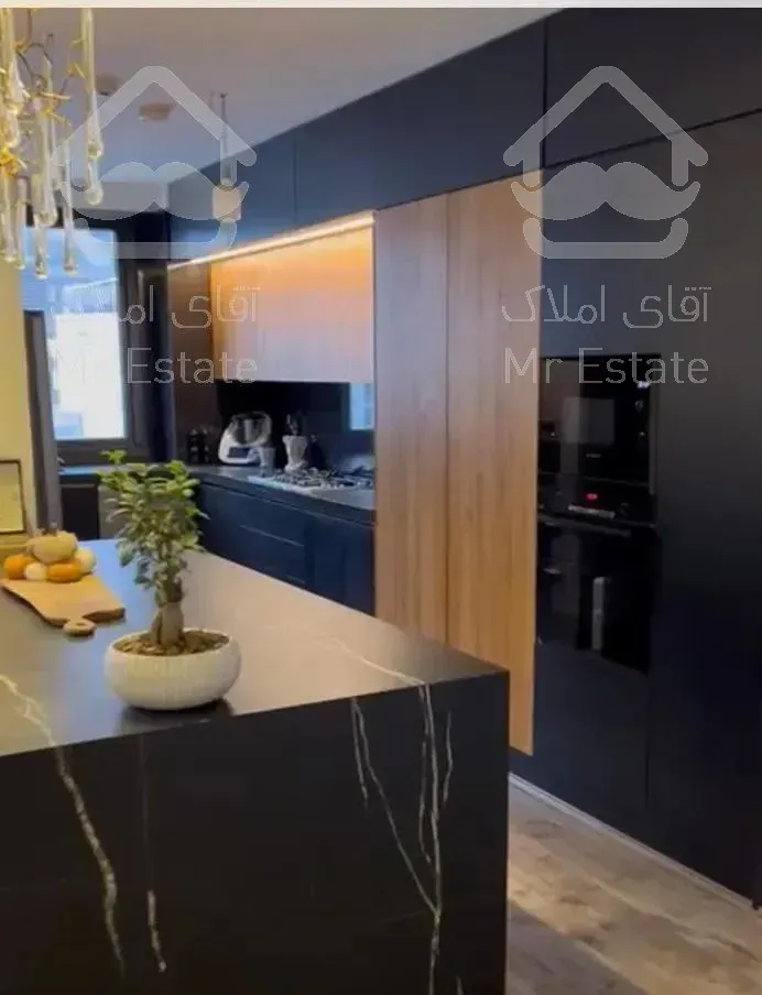 ۱۴۰متر ساسان/۱۵متر تراس گاردن/۳پارکینگ سندی