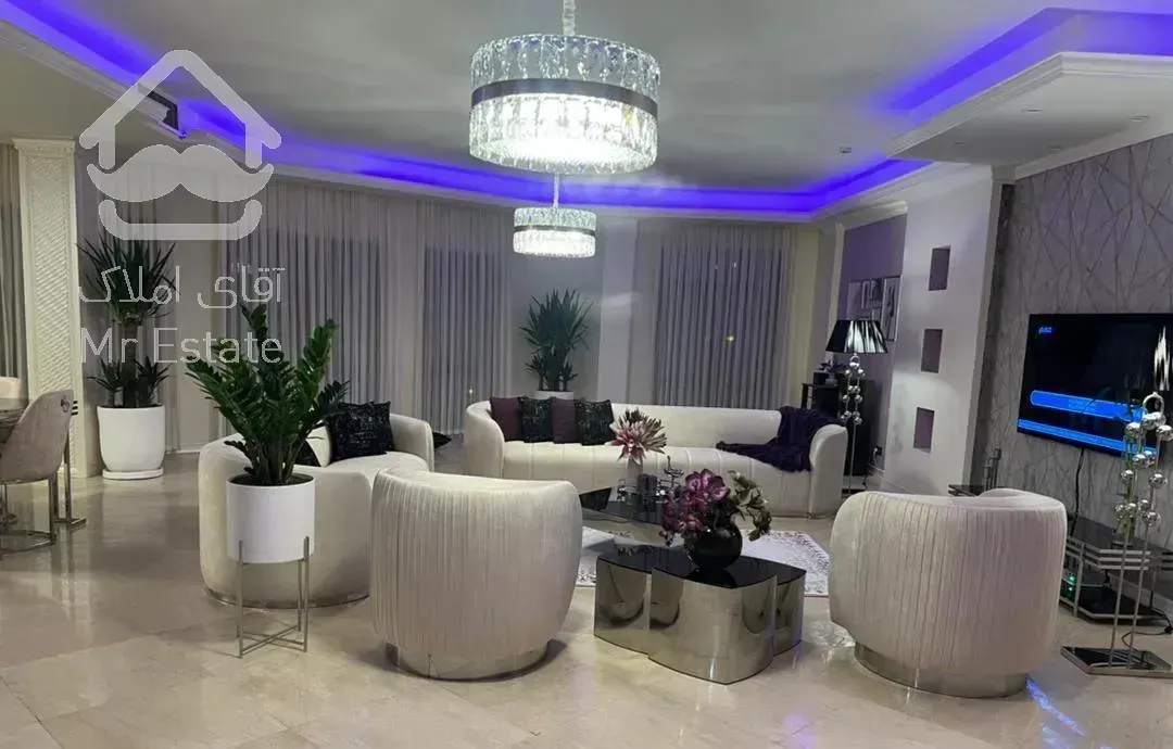 ۲۲۰ متر/۳خ/مستر /۳ساله/۲پارکینگ