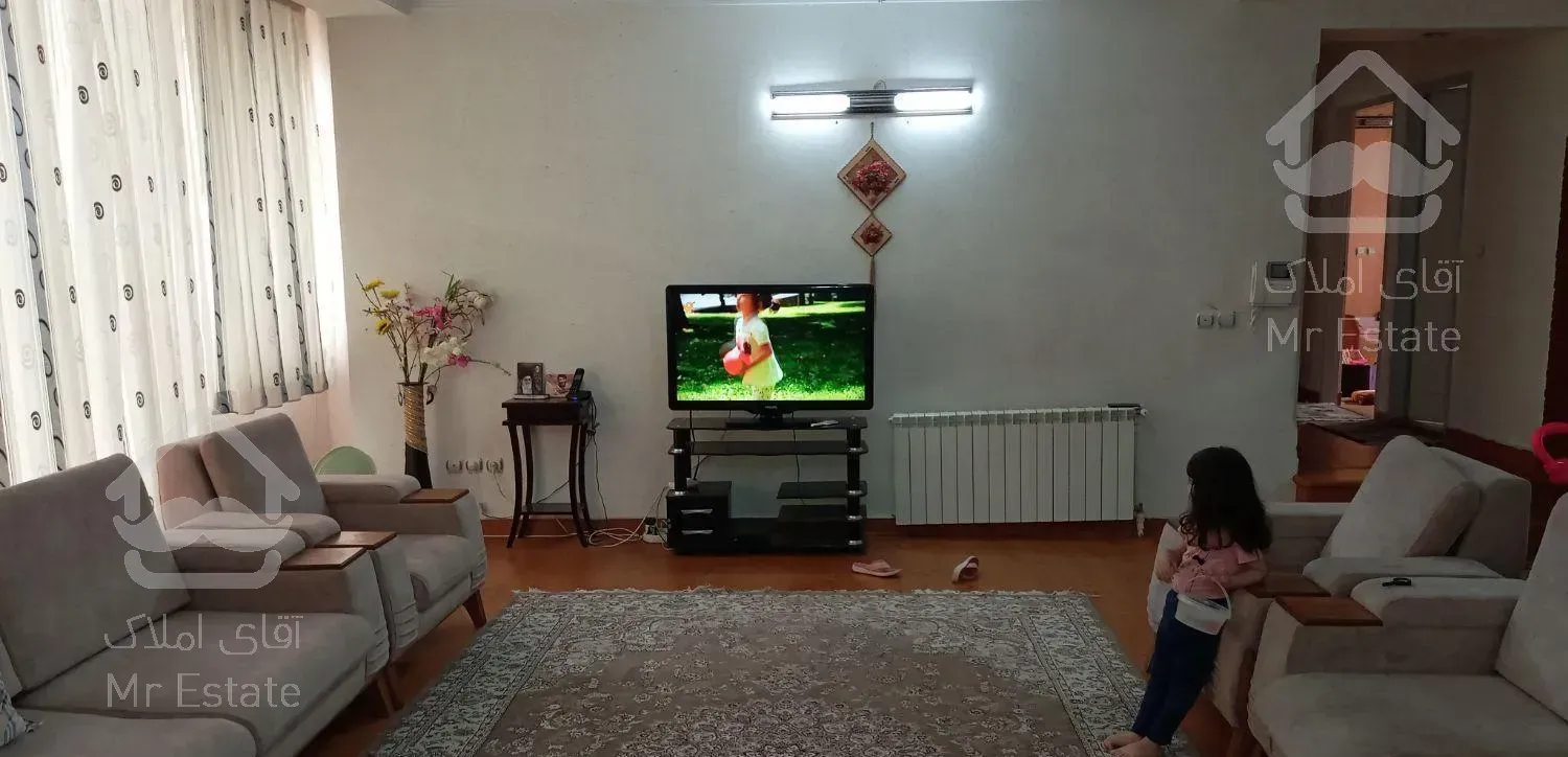 آپارتمان ۳ خواب واحد خلوت . هر طبقه یک واحد