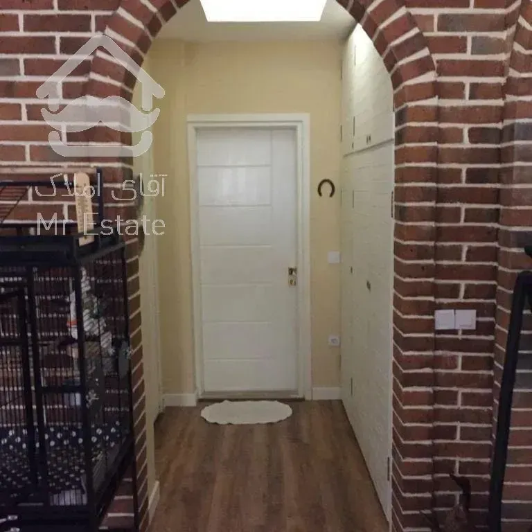 یک واحد آپارتمان با چشم اندازدریا