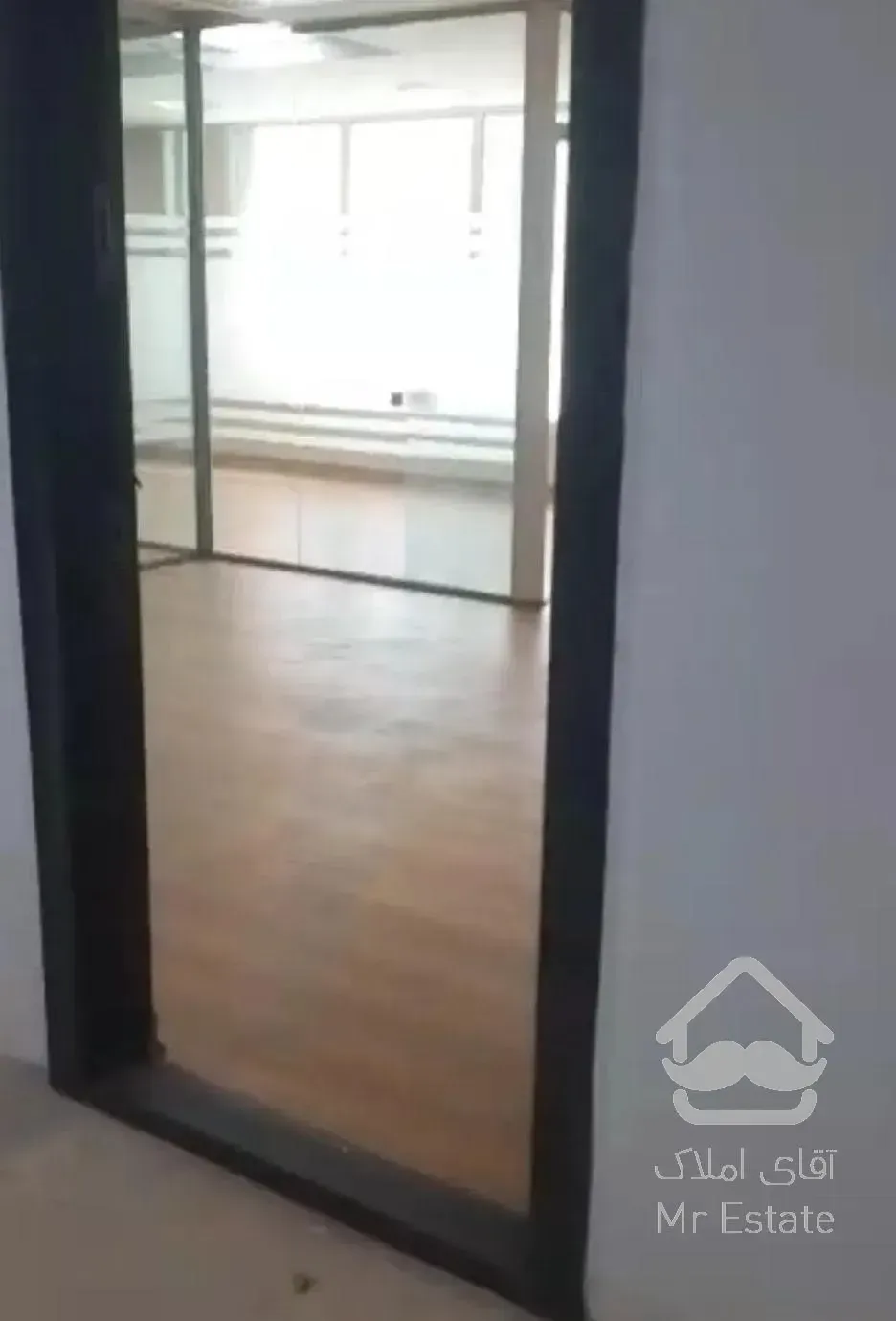 رهن ۲۶ ماهه ۱۰۰ متر اداری کنتراست مال دریاچه چیتگر