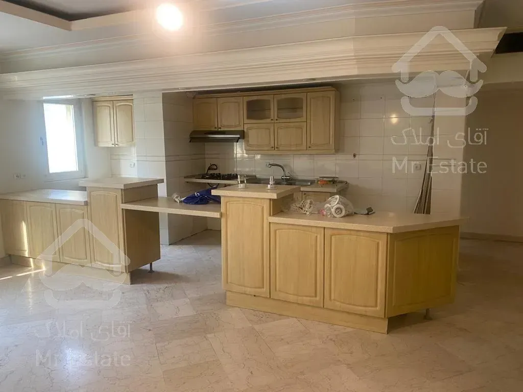 آپارتمان ۱۳۶ متری نورگیر عالی