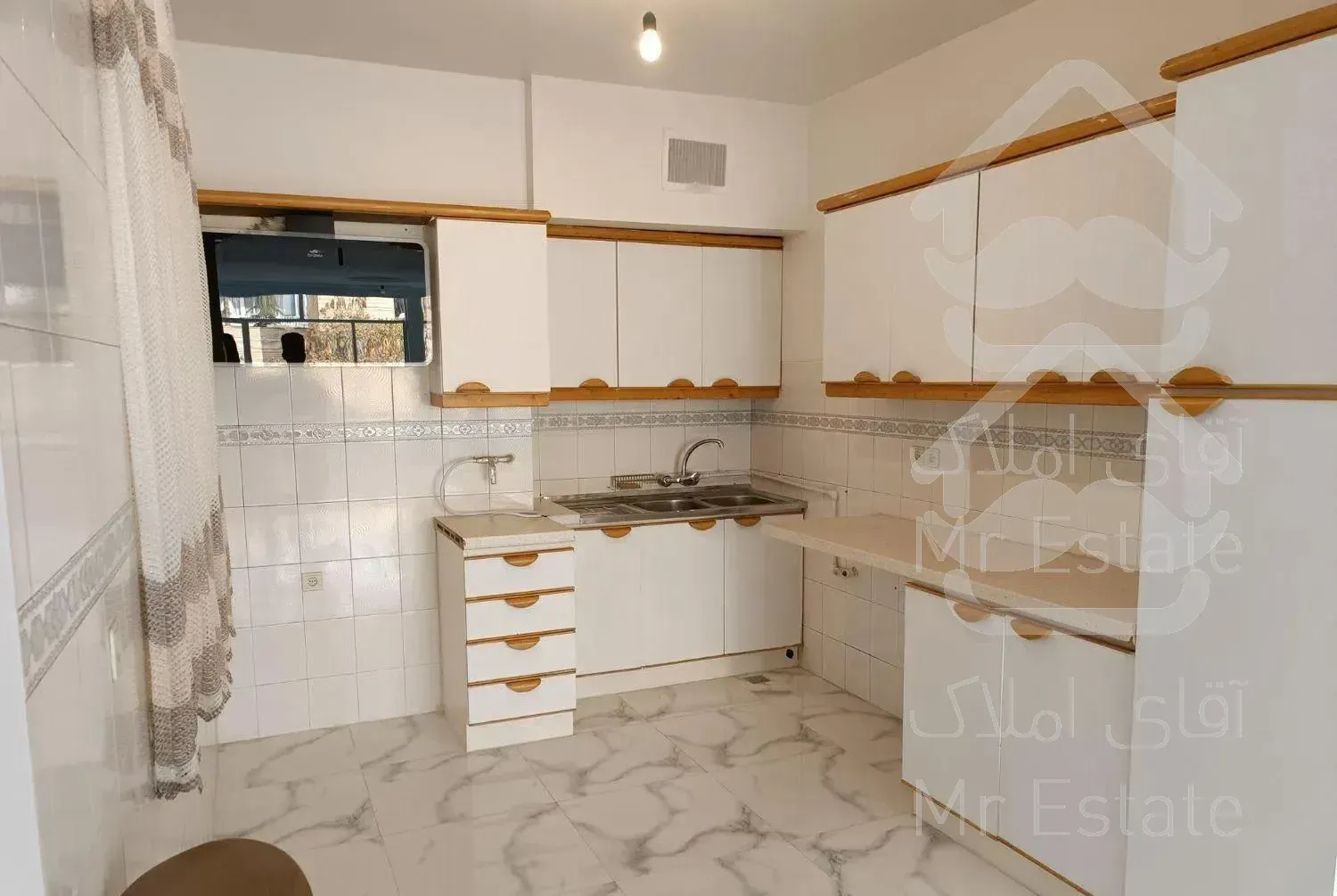 175  متر  دو  خوابه  سنایی  میرزای شیرازی