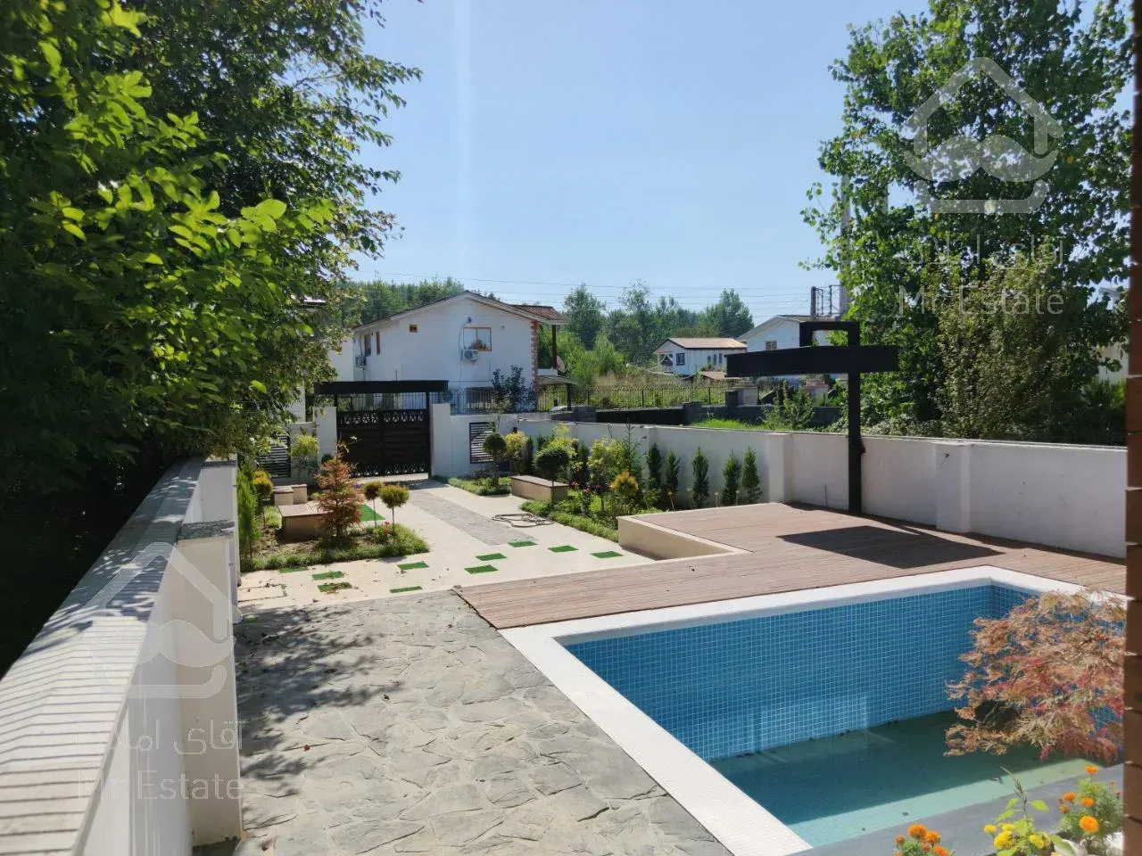 ويلاي٣٥٠ متري با روف گاردن