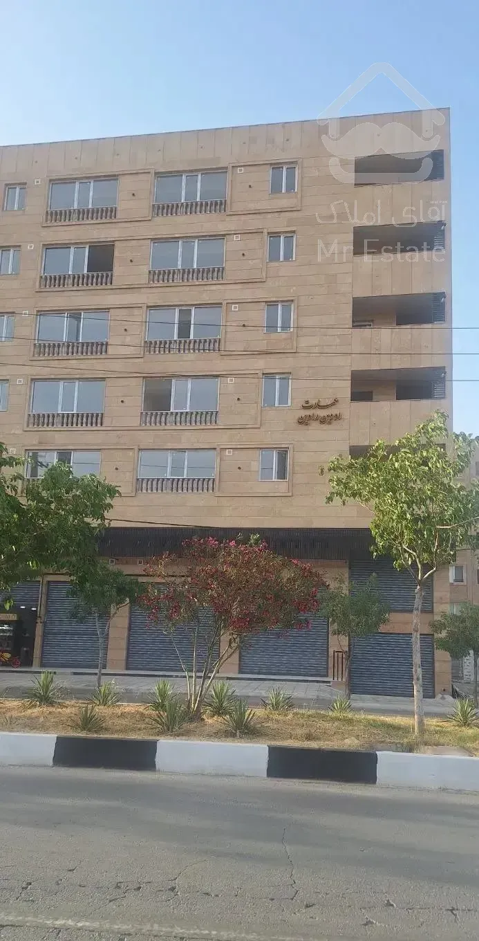 ۱خوابه ۸۸متری گلستان حیاط دار