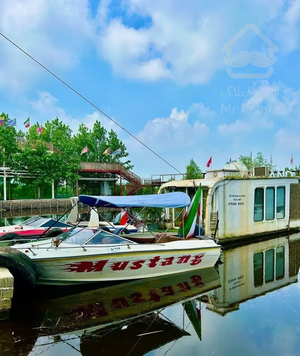 ویلای چوبی در طبیعت جنگلی و ساحلی